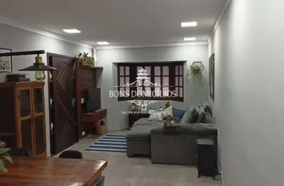 Casa com 3 dormitórios e duas vagas cobertas no parque são george.