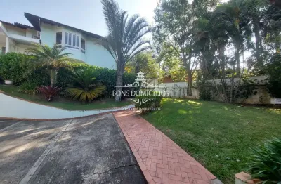 Belíssima casa no miolo da granja com 4 dormitórios sendo uma suíte hiper master com hidromassagem e sauna e totalmente mobiliada.