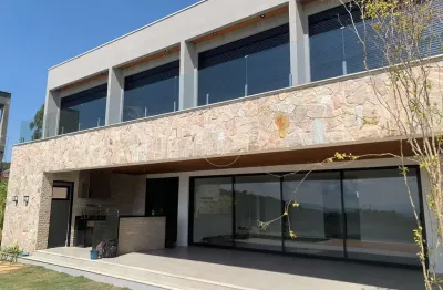 Casa de cinema no condomínio vila da mata, um condomínio completo na melhor localização de são roque