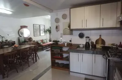 Charmosa e acolhedora casa 4 dorms na granja viana abaixo do preço para venda rápida