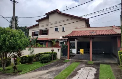 Casa com 03 suítes, salão de festas e 06 vagas no residencial jardim da glória