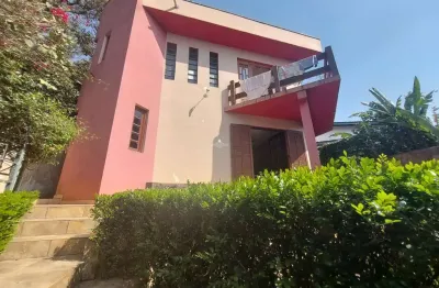 Não deixe de ver casa na granja extratégicamente bem localizada