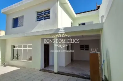 Casa 3 dorms em terreno 250m2 com 3 vagas e varanda espaçosa