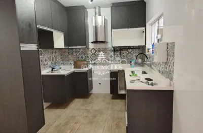 Casa térrea locação em condomínio na granja viana com 3 suítes, 3 salas, 5 banheiros, 2 vagas cobertas no jardim da glória, cotia