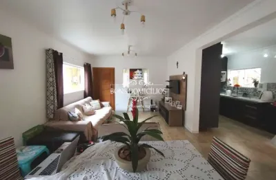 Imperdível casa à venda em Cotia-SP, Jardim da Glória: 4 quartos, 3 suítes, 2 salas, 2 vagas de garagem, 150m² de área.