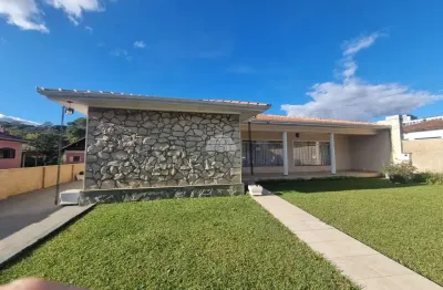 Casa com 3 quartos para alugar na rua da liberdade, 706, centro, irati, 100 m2 por r$ 7.500
