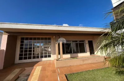 Casa com 3 quartos para alugar na rua dezenove de dezembro, 777, centro, irati, 260 m2 por r$ 4.400