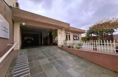 Casa com 2 quartos à venda na rua coronel sabóia, 50, centro, irati, 321 m2 por r$ 680.000