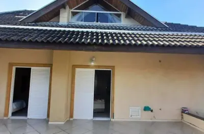 Magnífico Imóvel localizado no Condomínio Campos do Conde 2 Louvre