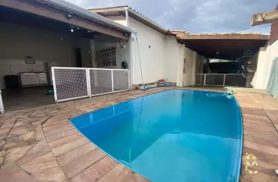 Casa com 3 quartos à venda na Avenida São Pedro, 1490, Jardim América, Taubaté