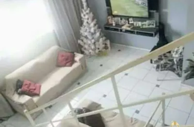 Sobrado à venda em esplanada santa terezinha, taubaté - sp