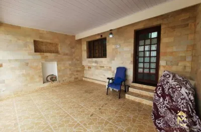 Casa com 3 quartos à venda na Rua Cachoeira Paulista, 97, Vila Iapi, Taubaté