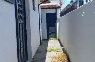 Casa comercial com 1 sala para alugar na Avenida Desembargador Paulo de Oliveira Costa, 259, Centro, Taubaté