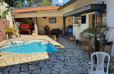 Casa em condomínio fechado com 4 quartos à venda na Rua Voluntário Benedito Sérgio, 940, Estiva, Taubaté