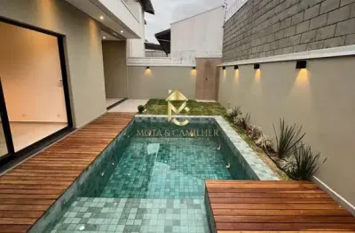 Linda casa em condomínio fechado com ótima localização.