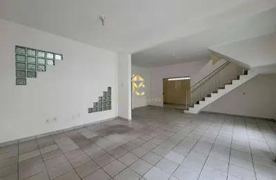 Prédio comercial com ótima localização para venda ou locação no centro