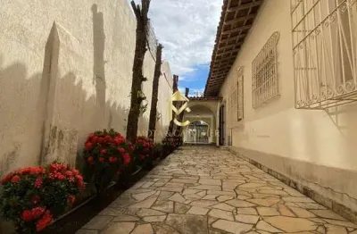 Casa com 3 quartos à venda no Centro, Taubaté 