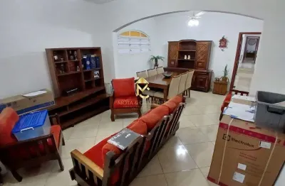 Casa com ótima localização comercial para venda ou locação