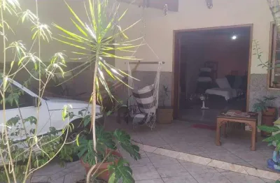 Casa com 4 quartos para alugar na Rua Coronel João Affonso, Centro, Taubaté