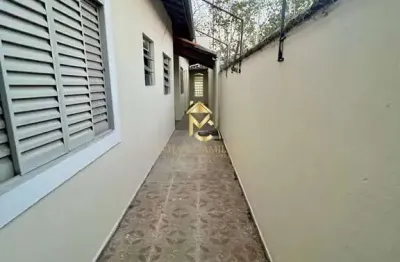 Casa com suíte disponível para locação próximo ao sesc.