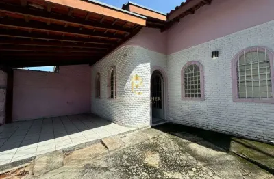 Casa em excelente localização para locação em taubaté