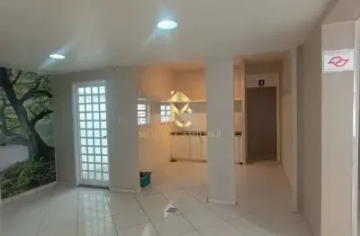 Casa comercial com 8 salas para alugar no Centro, Taubaté 