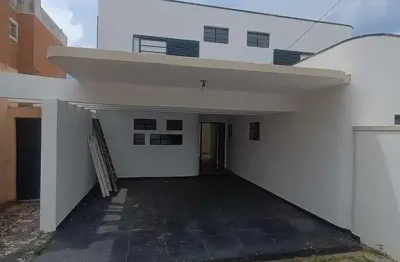 Casa com 4 quartos para alugar na Rua Virgílio Valério, Quiririm, Taubaté