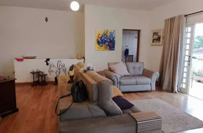 Casa comercial para alugar na Rua Coronel Marcondes de Mattos, Jardim Santa Tereza, Taubaté