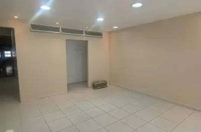 Casa comercial para alugar na Rua Quatro de Março, Centro, Taubaté