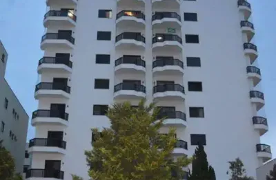 Apartamento com sacada disponível para locação em taubaté.