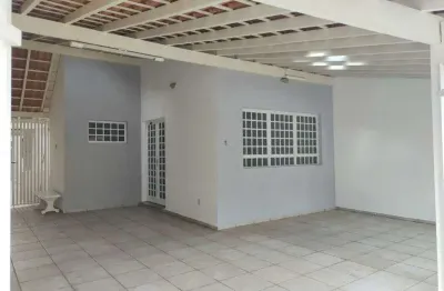 Casa de 3 quartos disponível para locação no bairro granja daniel
