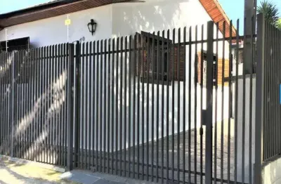 Casa com 3 quartos para alugar na Rua Vereador Rafael Braga, Jardim Santa Clara, Taubaté