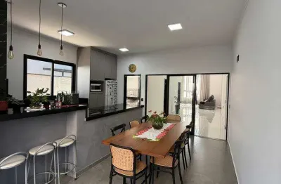 Casa Térrea com área Gourmet disponível para locação em condomínio em Taubaté.