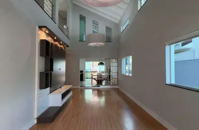 Sobrado com varanda gourmet à venda ou locação em condomínio fechado.