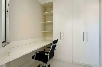 Apartamento com 3 quartos para alugar na Avenida Tiradentes, Centro, Taubaté