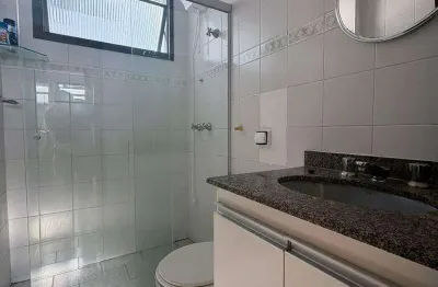 Apartamento semimobiliado com sacada disponível para venda ou locação.