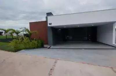 Belíssima casa térrea disponível para venda ou locação condomínio fechado