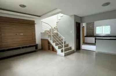 Casa com 3 quartos para alugar na Avenida Santa Cruz do Areao, Vila Areao, Taubaté