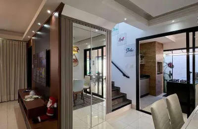 Sobrado à venda de porteira fechada dentro de condomínio em tremembé