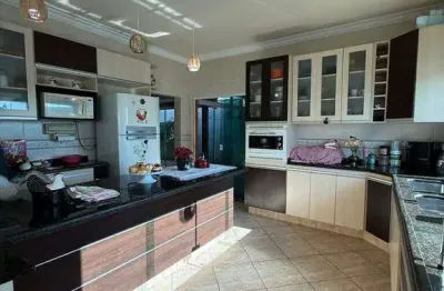 Casa com 3 quartos à venda na Rua dos Jasmins, Campos Elíseos, Taubaté