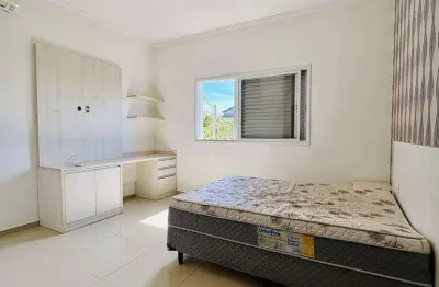 Casa com varanda gourmet disponível para venda em condomínio fechado