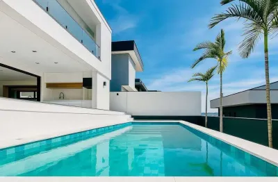 Casa com 3 quartos à venda na Avenida Plínio Canineo, Itapecerica, Taubaté