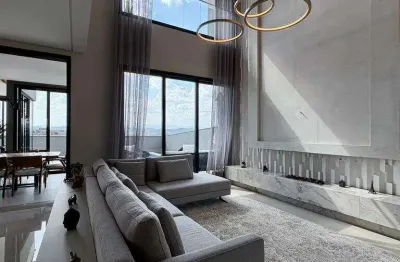 Sobrado deslumbrante num dos melhores condomínios de são josé dos campos.