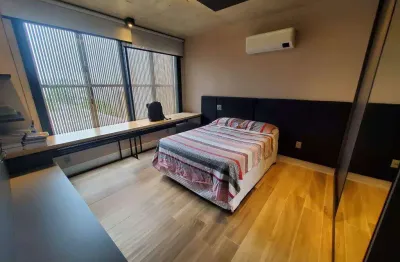 Sobrado à venda no condomínio alphaville em são josé dos campos.