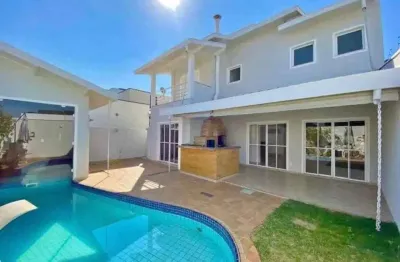 Casa em condomínio com piscina aquecida disponível para venda e locação.