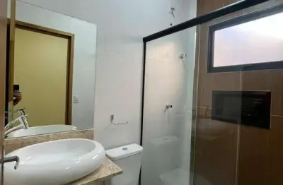 Casa recém construída com 2 quartos e closet no bairro estoril