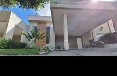 Casa térrea em condomínio fechado,3 dormitórios sendo uma suite