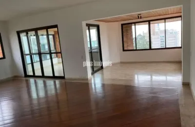 Oportunidade apartamento areá util 240m2, 4 vagas,rua muito valorizada.