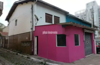 Sobrado de esquina com duas entradas. uso misto.  bem localizado