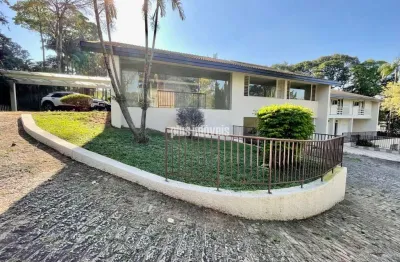 Casa de altíssimo padrão, condomínio fechado na chácara flora